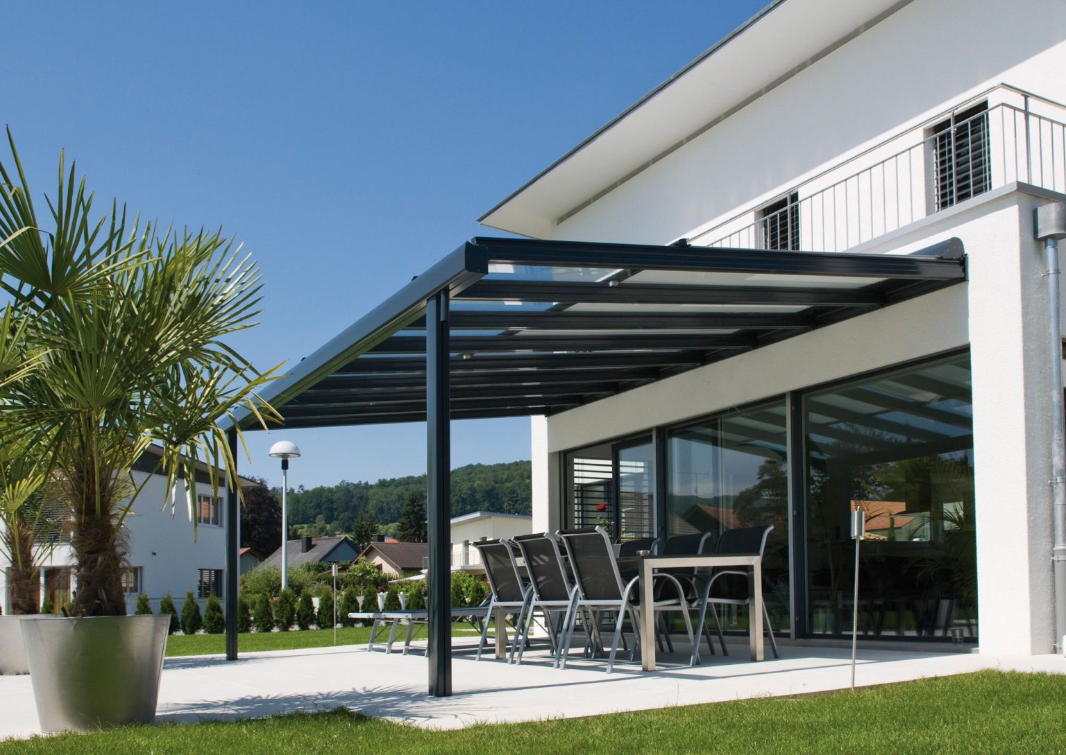 Choosing the Best Pergola Blinds for Your Home: A Comprehensive Guide